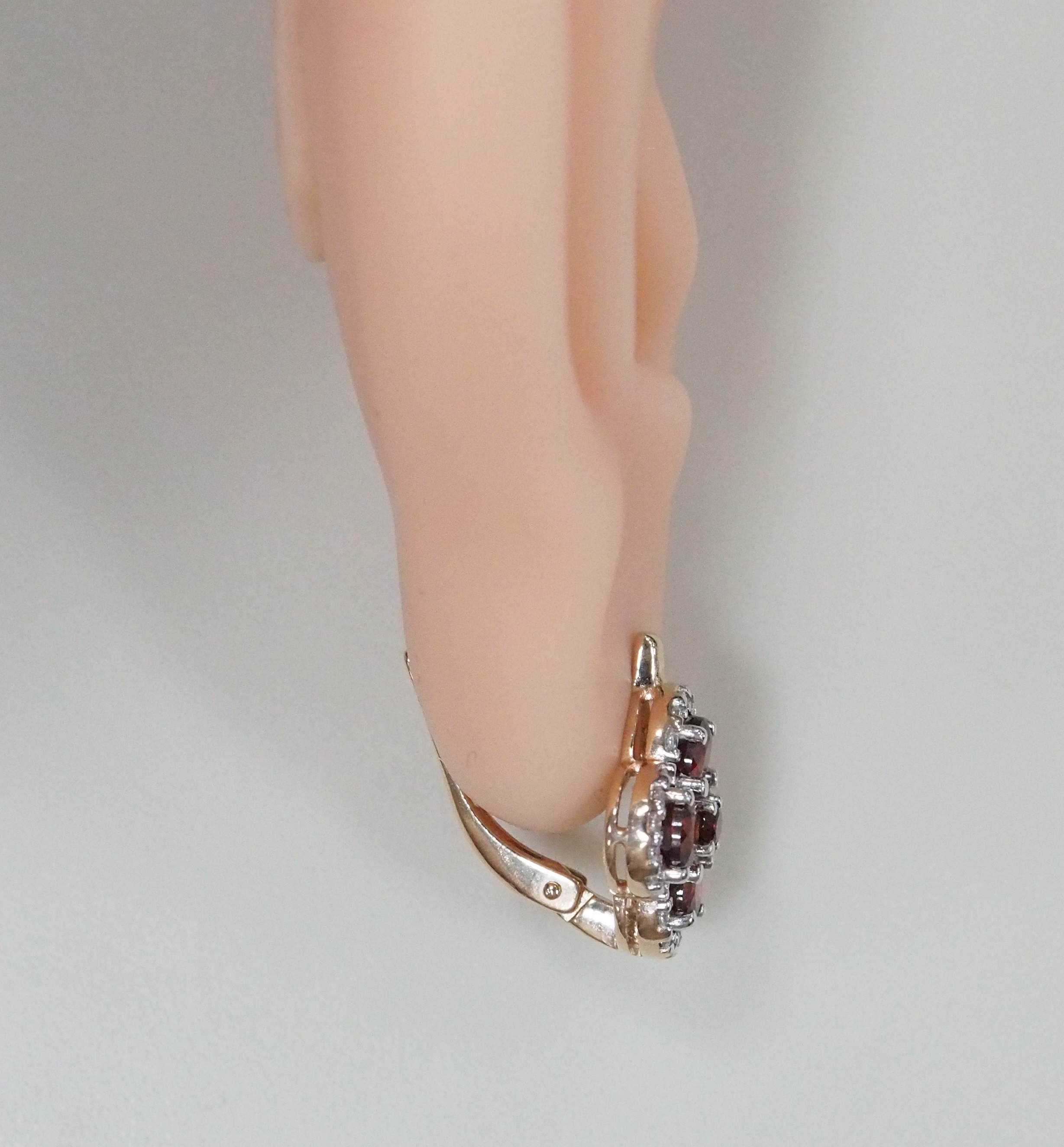 Серебряные серьги с гранатами "Клевер"